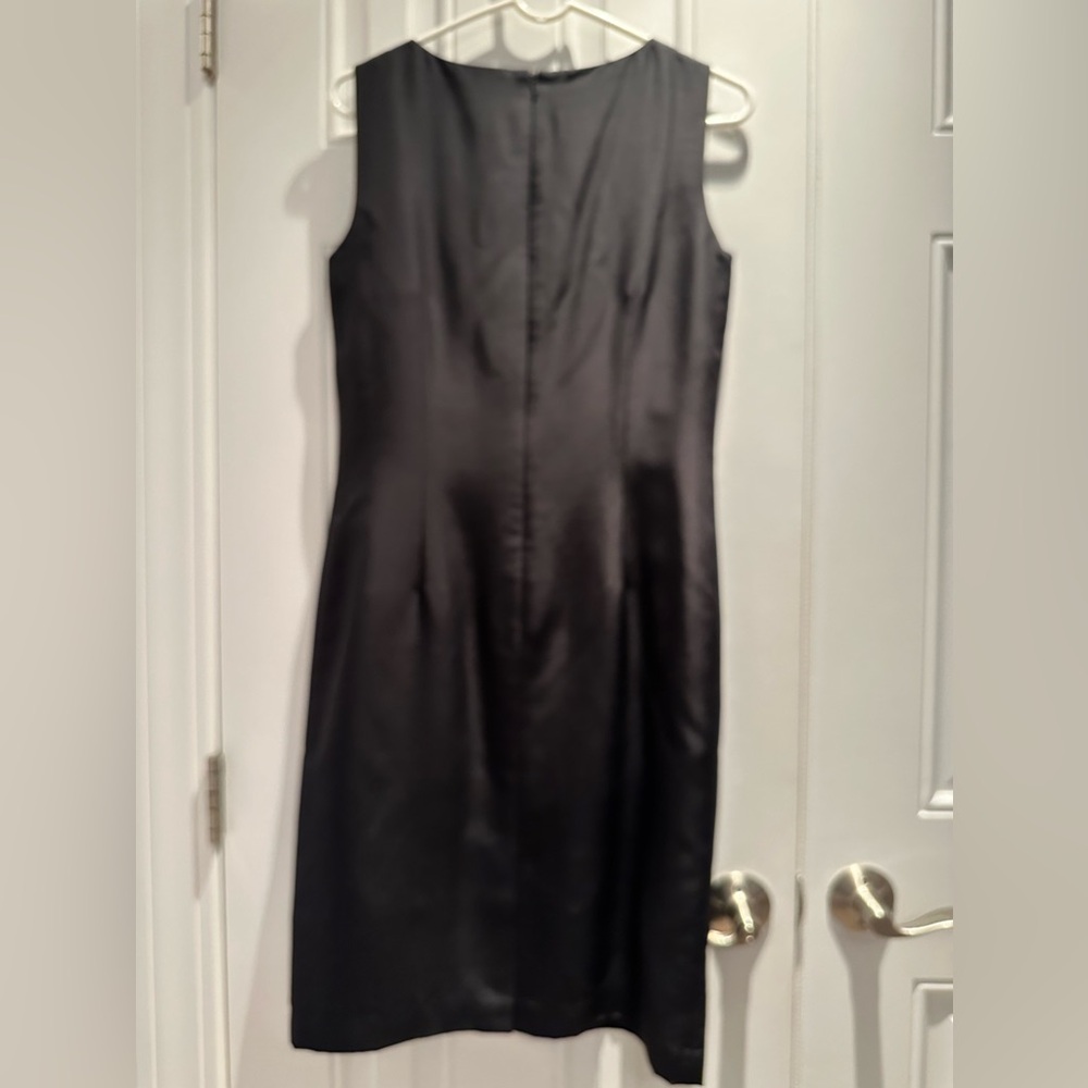 Talbots Black Sleeveless Silk Dress with Tie Belt Size 8 excellent condition - Picture 2 of 6